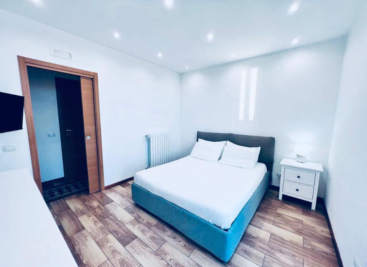Castle Suite Bari Bagian luar foto