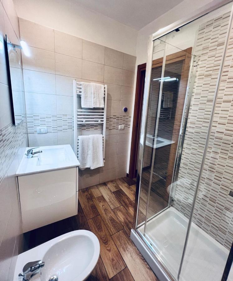 Castle Suite Bari Bagian luar foto